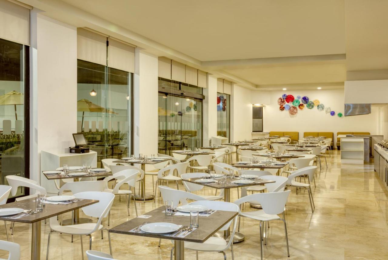 Fiesta Inn Guadalajara Aeropuerto Las Pintas 외부 사진